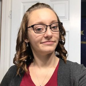 Meet your Posher, Kayla